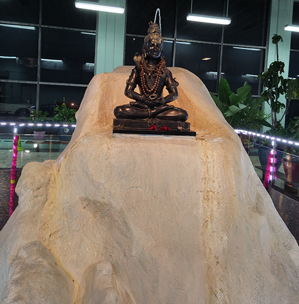 Shivlingam & Shivji on Kailash Shivlingam & Shivji on Kailash